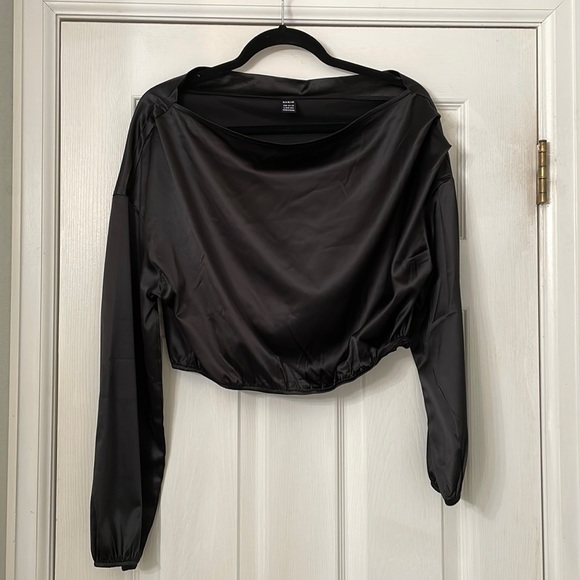 Shein Silky Off the Shoulder Crop - Picture 1 of 3